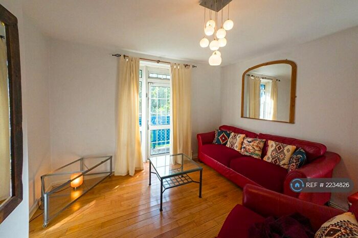 3 Bedroom Flat To Rent In Grenada House, London, E14