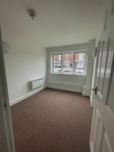 1 Bedroom Flat To Rent In Hospital Street, Walsall, WS2