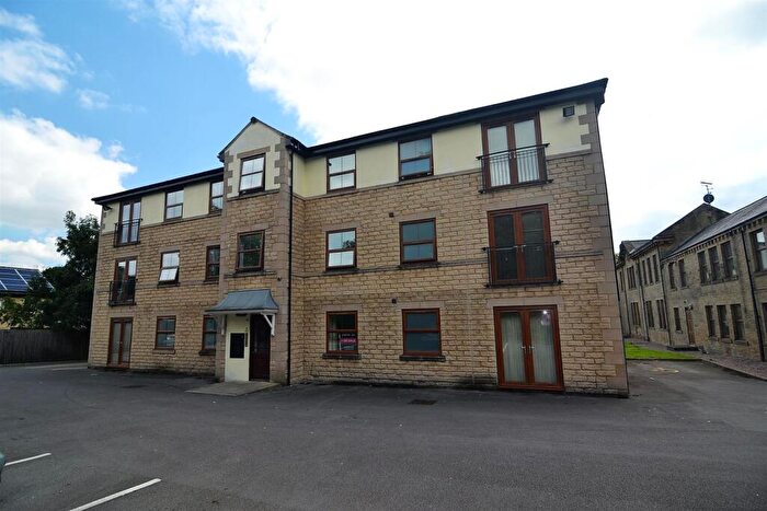 1 Bedroom Apartment To Rent In Peregrine Way, Clayton Heights, Bradford, BD6