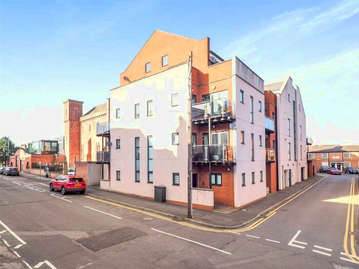 2 Bedroom Apartment To Rent In The Pinnacle, Nottingham, NG1