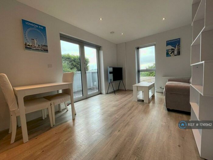 1 Bedroom Flat To Rent In Austen House, Guildford, GU1