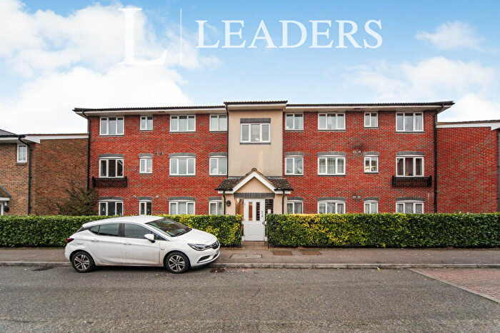 2 Bedroom Flat To Rent In Kiln Way, Dunstable, Bedfordshire, LU5