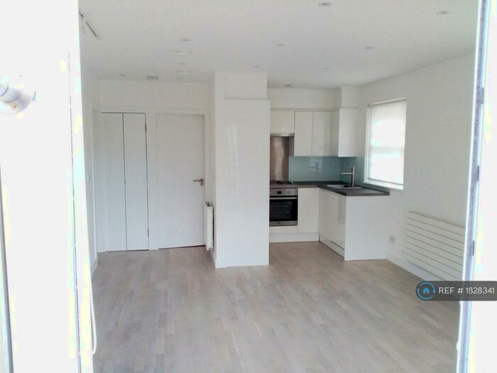 1 Bedroom Flat To Rent In Church Road, Mitcham, CR4