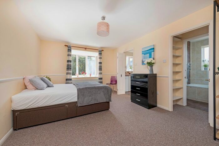 Studio To Rent In Bowman Mews, London, SW18