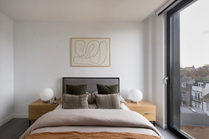 2 Bedroom Flat To Rent In The Courtyard Circus Street, BN2