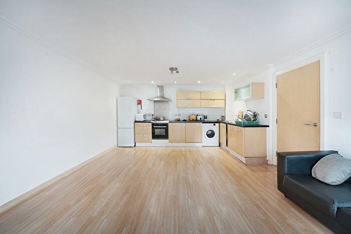 2 Bedroom Flat To Rent In Hewitts Quay, Abbey Road, Barking, IG11