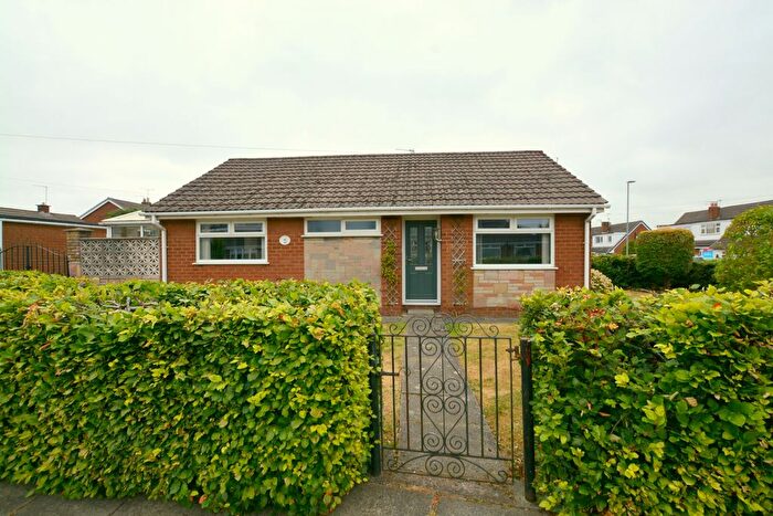 2 Bedroom Bungalow For Sale In Leesway Drive, Denton, M34