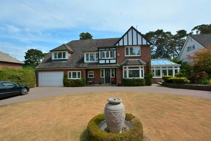 4 Bedroom Detached House To Rent In Golf Links Road, Ferndown, Dorset, BH22