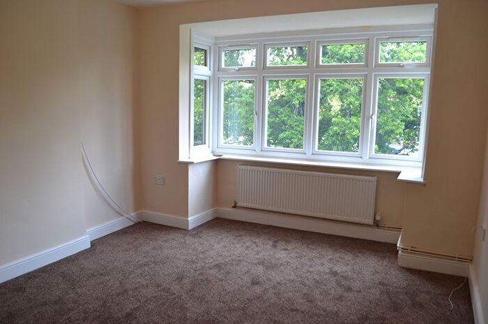 2 Bedroom Maisonette To Rent In Wood End Green Road, Hayes, Middlesex, UB3