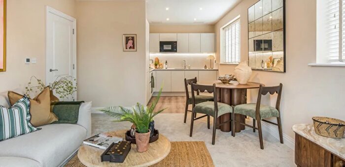 2 Bedroom Flat For Sale In Wyatt Way, Wallingford, OX10