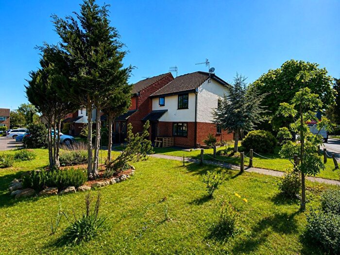 1 Bedroom Flat For Sale In Ladycross, Milford, Godalming, Surrey, GU8