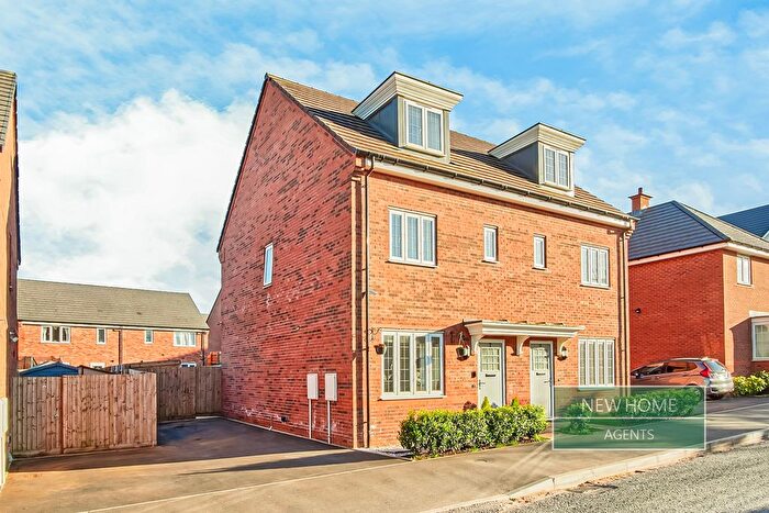 3 Bedroom Semi Detached House For Sale In Eagle Lane, Birmingham, B31