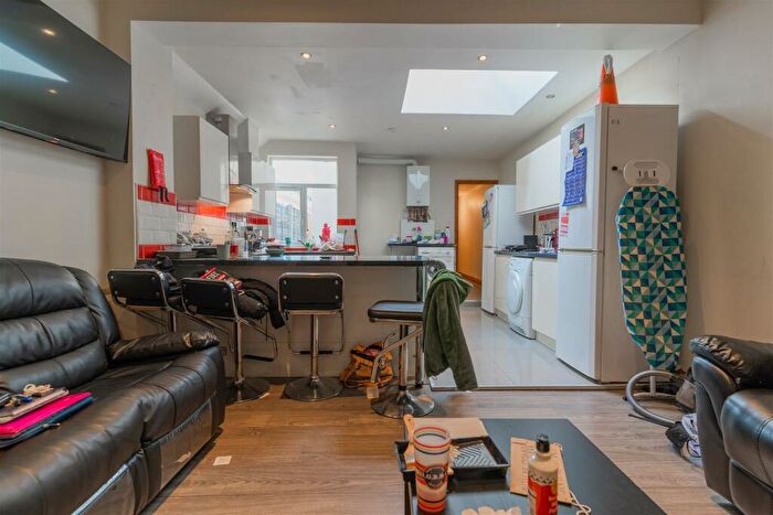 7 Bedroom House To Rent In Tiverton Road, Birmingham, B29