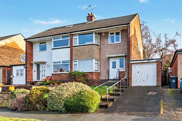 3 Bedroom Semi-Detached House For Sale In Moseley Wood Gardens, Cookridge, Leeds, LS16