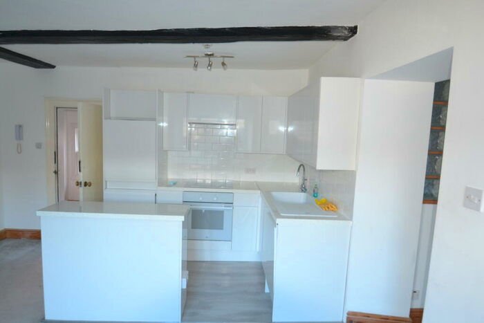 1 Bedroom Flat To Rent In Flat, Godalming, Surrey, GU7