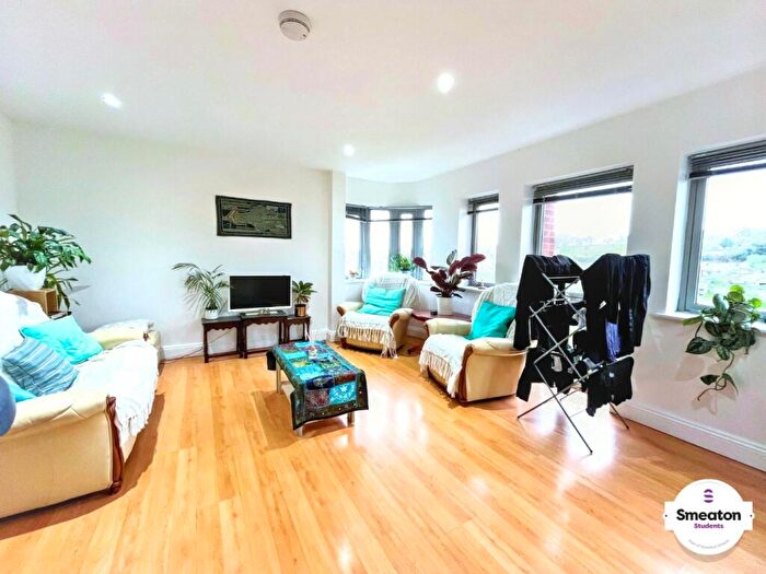 1 Bedroom Penthouse To Rent In Penthouse - Available September, PL4