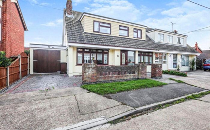 4 Bedroom Semi Detached House For Sale In Newlands Road, Canvey Island, SS8