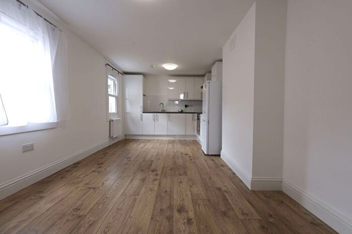 2 Bedroom Flat To Rent In Wastdale Road, London, SE23