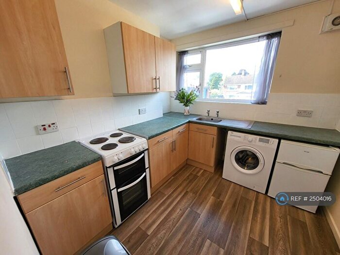 1 Bedroom Flat To Rent In Oakley House, Bromsgrove, B60