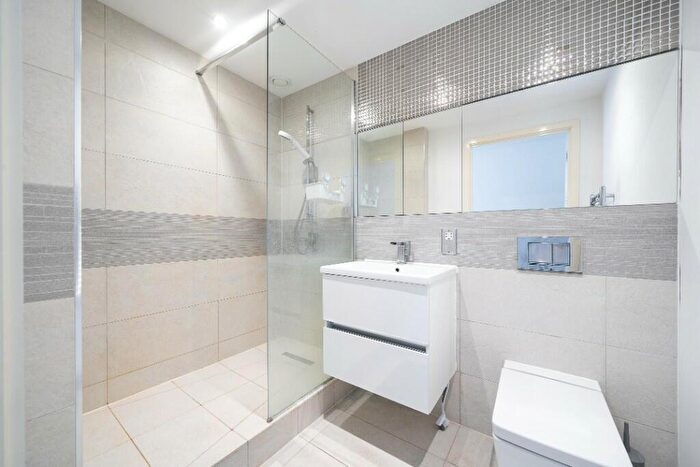 2 Bedroom Apartment To Rent In Whiting Way, London, SE16