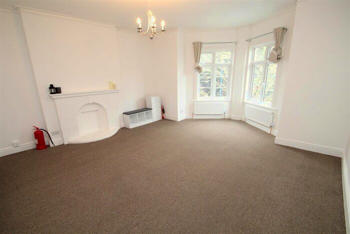 Studio To Rent In Upton Park, Slough, SL1