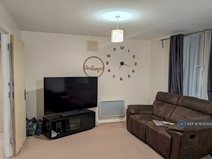 2 Bedroom Flat To Rent In Sanford Street, Swindon, SN1