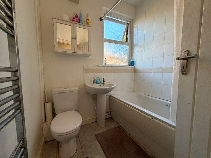 2 Bedroom Maisonette To Rent In New Bedford Road, Luton, LU3
