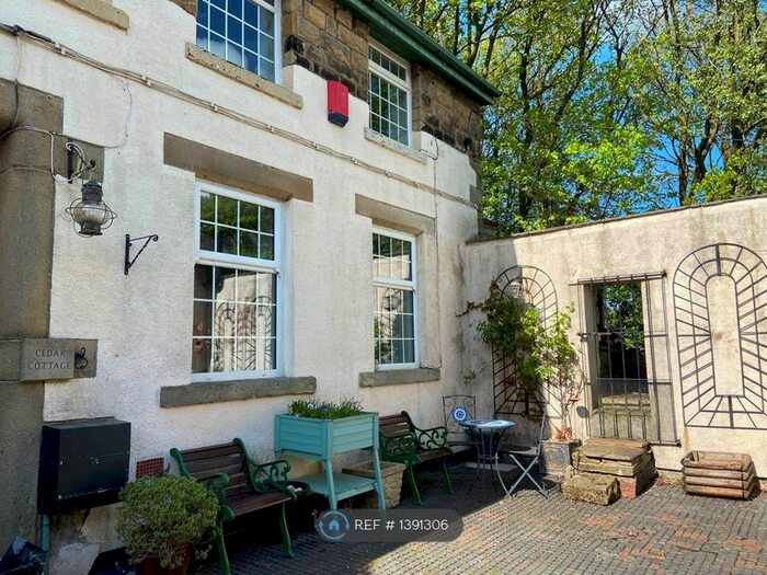 2 Bedroom End Of Terrace House To Rent In Mark Wood, Delph, Oldham, OL3