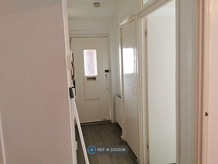 1 Bedroom Flat To Rent In Melford Road, London, E6