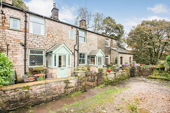 2 Bedroom Cottage To Rent In York Street, Bacup, OL13