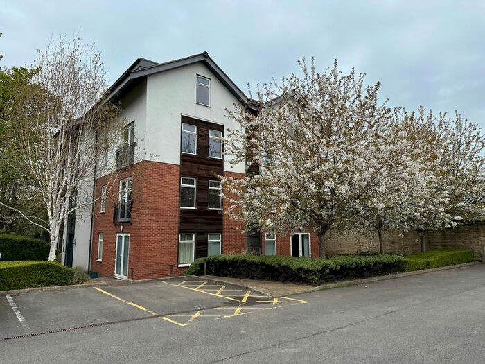 2 Bedroom Flat To Rent In Station Approach, Leeds, LS5