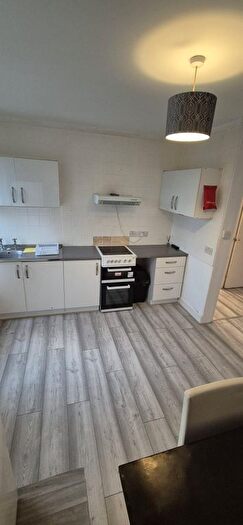 2 Bedroom Flat To Rent In Church Road, London, NW4