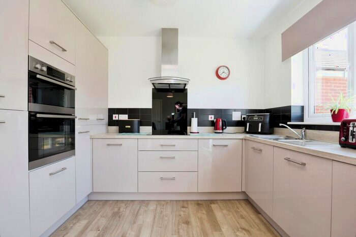4 Bedroom Detached House For Sale In Great Brook Ground, Rugby, CV23