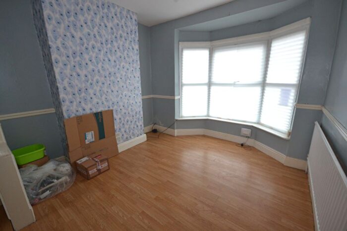 3 Bedroom Terraced House For Sale In Buckingham Street, Hull, HU8