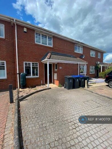 2 Bedroom Terraced House To Rent In Willow Wood Close, Burnham, SL1