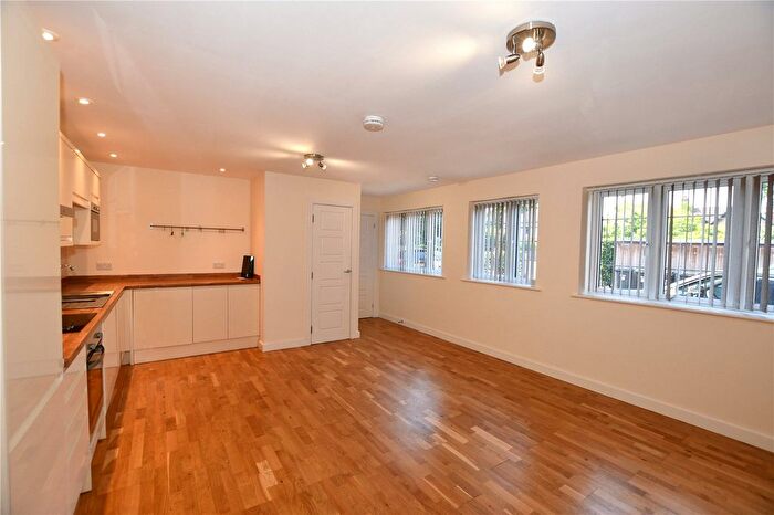 1 Bedroom Flat To Rent In Reading Road, Winnersh, Wokingham, Berkshire, RG41