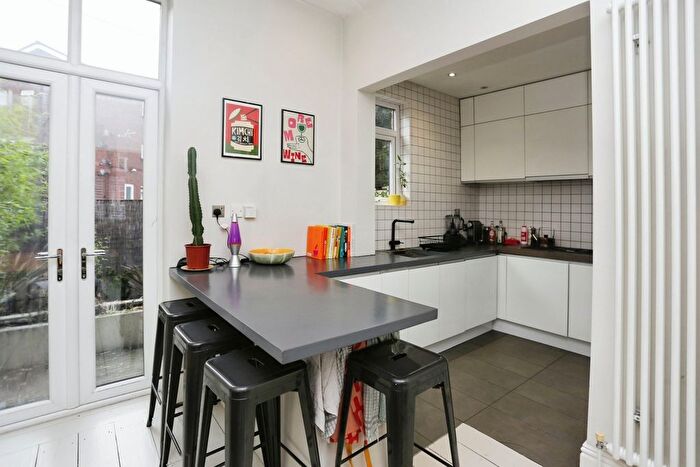 3 Bedroom Terraced House For Sale In Manchester Road, Heaton Chapel, Stockport, SK4