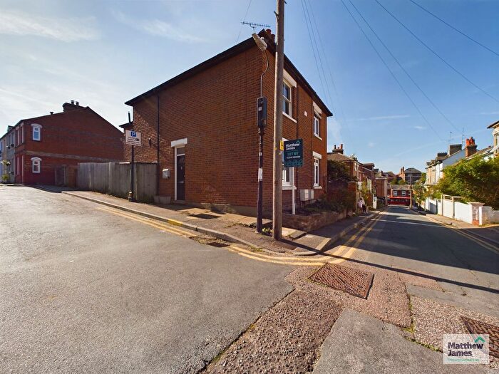 2 Bedroom End Of Terrace House To Rent In Alexandra Road, Colchester, CO3