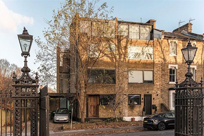4 Bedroom Property For Sale In Park Row, Greenwich, SE10