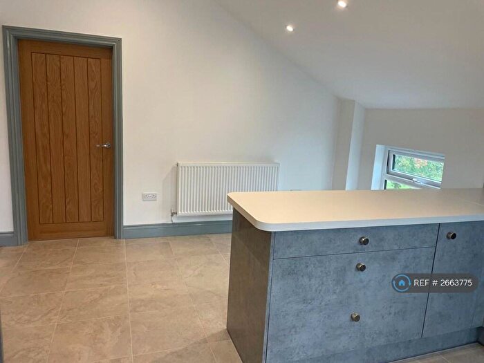 2 Bedroom Flat To Rent In Clay Hill, Beenham, Reading, RG7