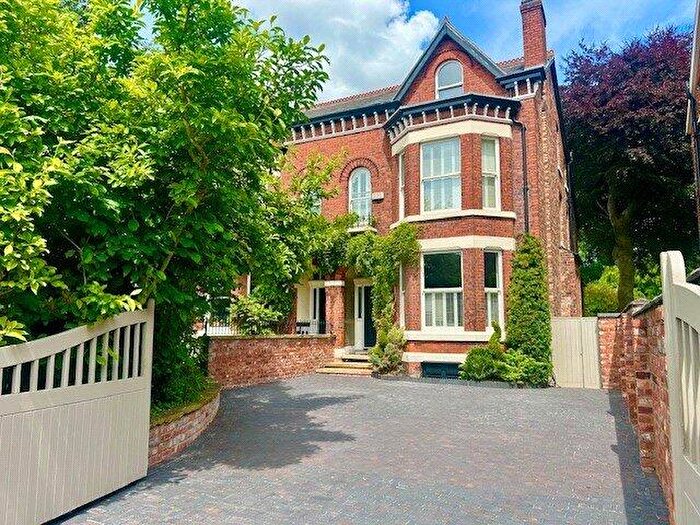 5 Bedroom Semi-Detached House For Sale In Fog Lane, Didsbury, M20