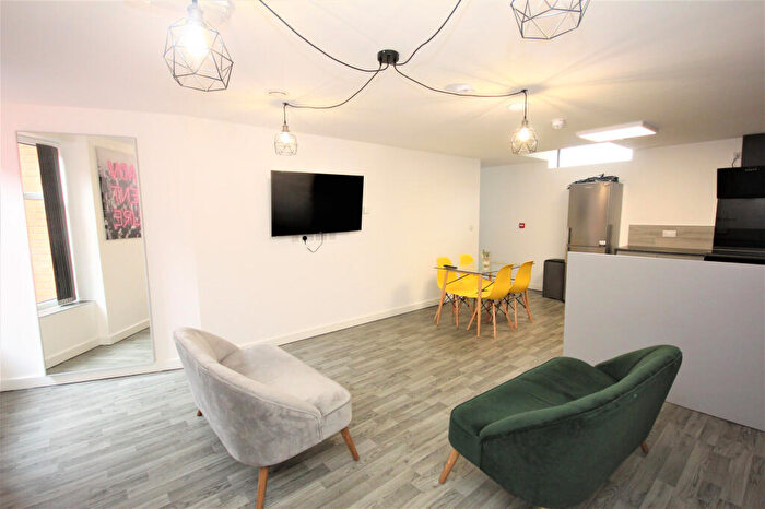 4 Bedroom Flat To Rent In Gordon Street, Preston, PR1