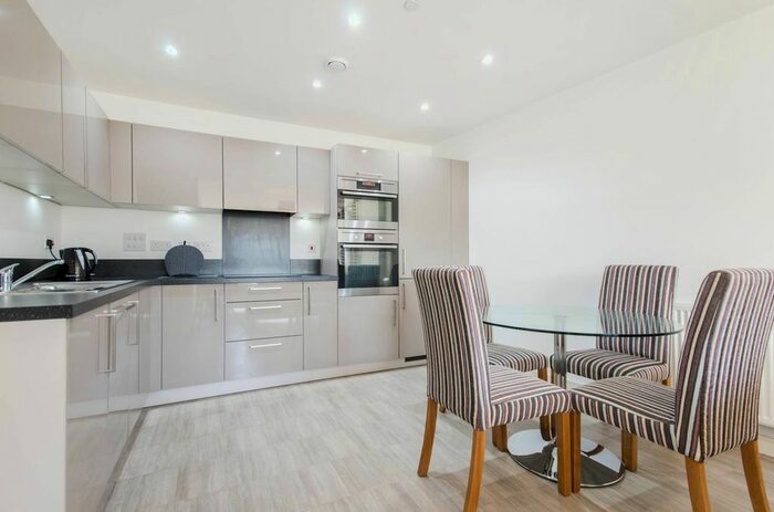 2 Bedroom Flat To Rent In Waterside Heights, Royal Docks, London, E16