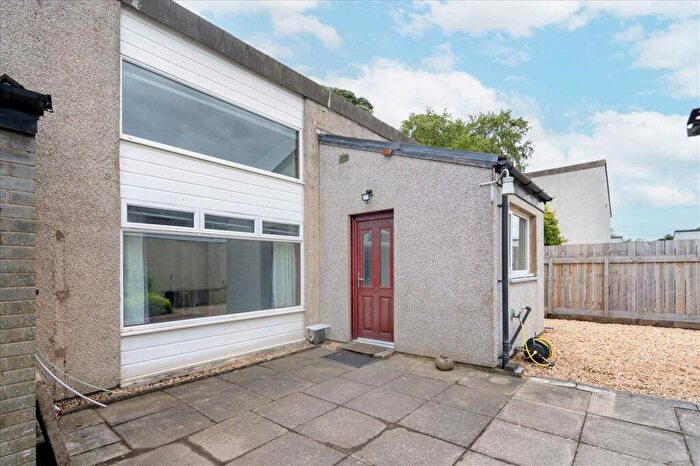 3 Bedroom Detached Bungalow To Rent In Ainslie Gardens, FK2