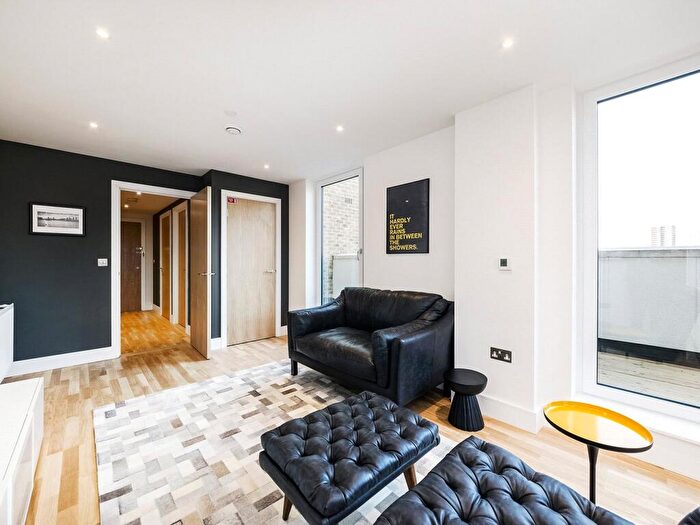 1 Bedroom Apartment To Rent In Langan House, Keymer Place, E14