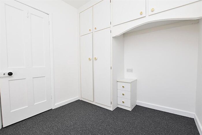 3 Bedroom Semi-Detached House For Sale In The Pines, Acton, Wrexham, LL12 - Photo 11
