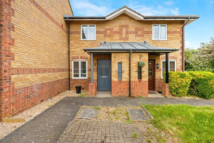 2 Bedroom Terraced House For Sale In Marigold Way, Bedford, Bedfordshire, MK42
