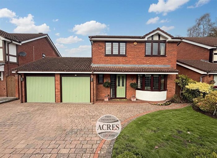 4 Bedroom Detached House For Sale In Chestnut Close, Streetly, Sutton Coldfield, B74
