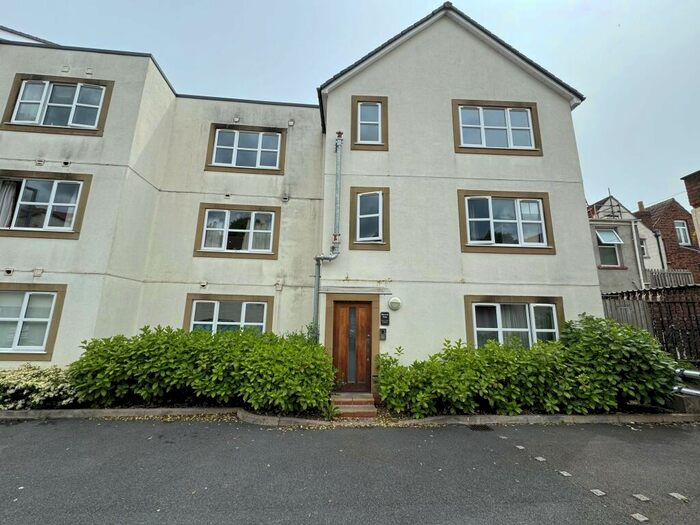 2 Bedroom Flat To Rent In West Street, Bedminster, BS3