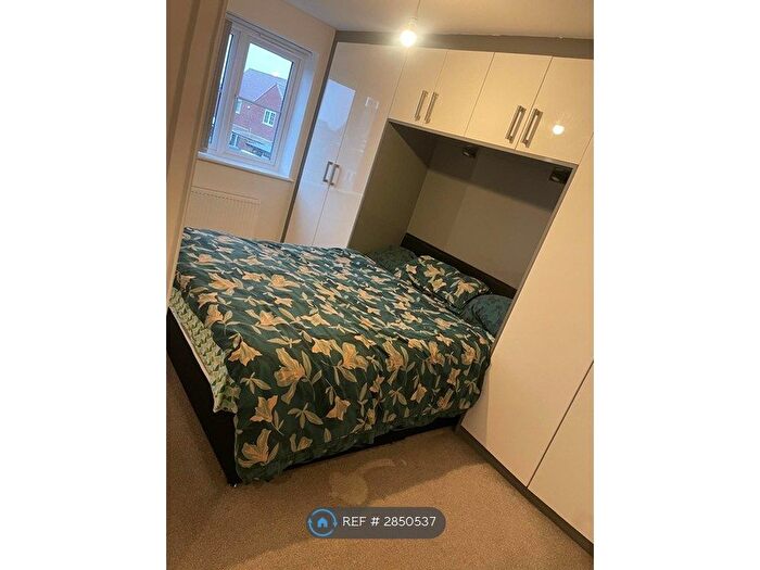 3 Bedroom Semi Detached House To Rent In Brockington Way, Leicester, LE4